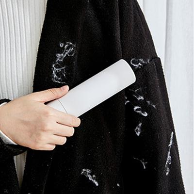 旋转式圆筒形便携除毛刷 衣服剃毛球器--白色